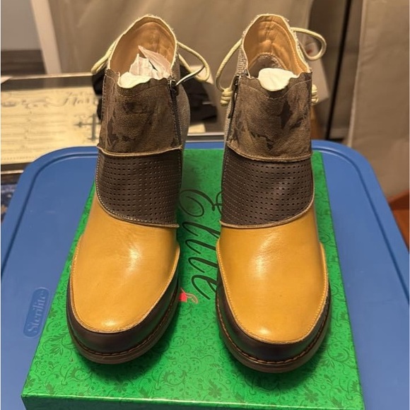 Booties - Picture 3 of 5